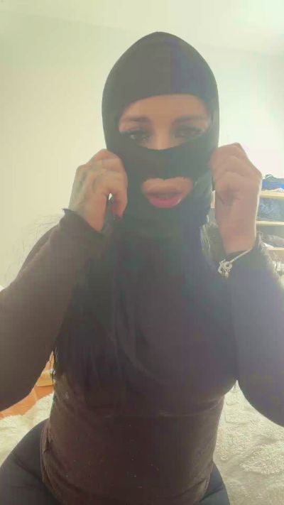 ItsNaomi live cam on Cam4