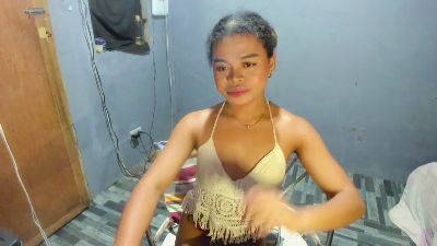 ItsRogeline live cam on Cam4