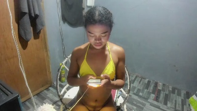 ItsRogeline live cam on Cam4