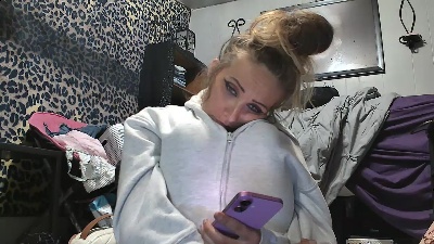 Itskhittyy live cam on Cam4