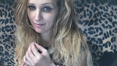 Itskhittyy live cam on Cam4