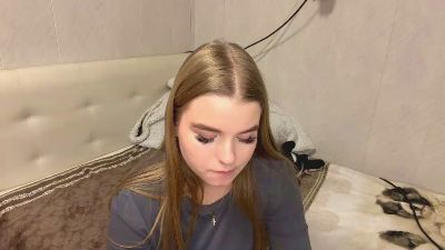 IvaLetts live cam on Cam4