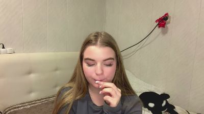 IvaLetts live cam on Cam4