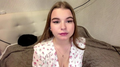 IvaLetts live cam on Cam4