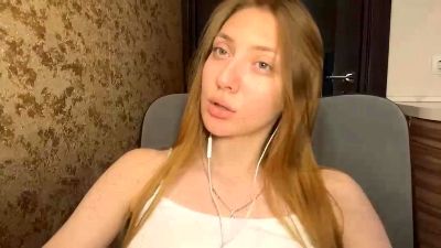 IvanaDipiero live cam on Cam4