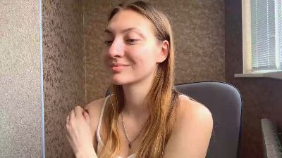 IvanaDipiero live cam on Cam4