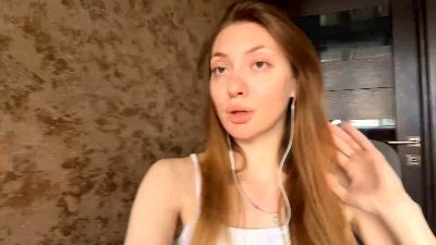 IvanaDipiero live cam on Cam4