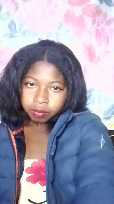 Ivandah live cam on Cam4