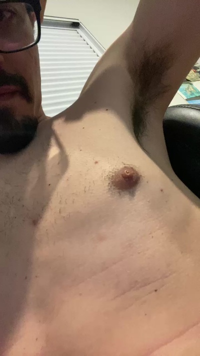 Ivis1999 live cam on Cam4
