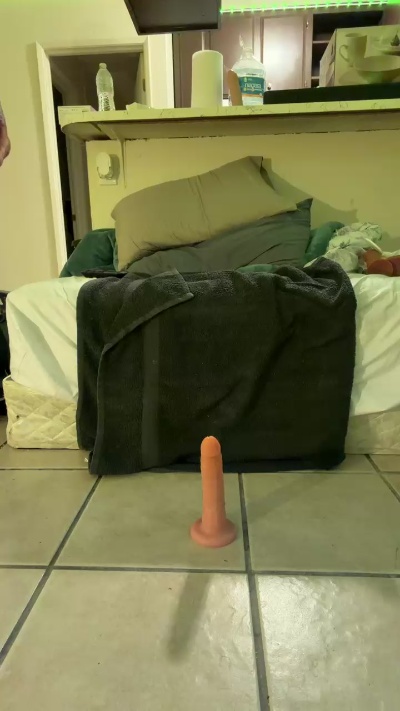 Ivonnasuckdick live cam on Cam4