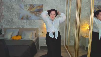 IvoryFlame live cam on Cam4