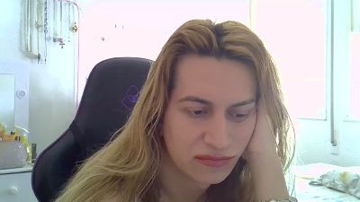 IzaCandy live cam on Cam4