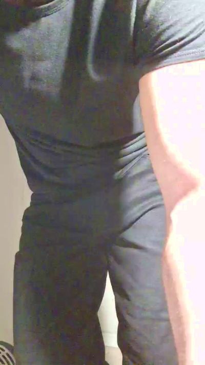 Izk32 live cam on Cam4