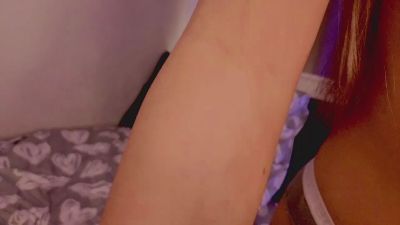 IzolaGoga live cam on Cam4