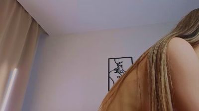 IzolaGoga live cam on Cam4