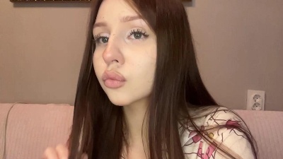 IzolaTonic live cam on Cam4
