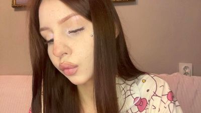 IzolaTonic live cam on Cam4