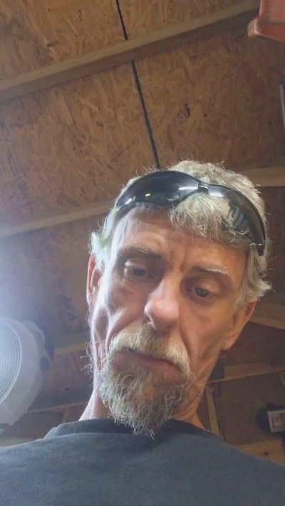 JBlaze83 live cam on Cam4
