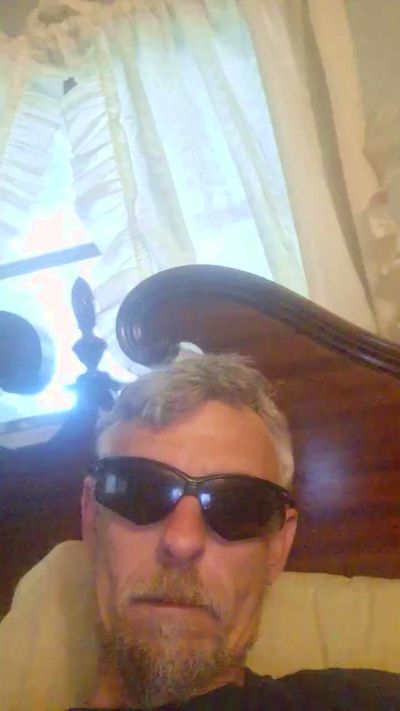 JBlaze83 live cam on Cam4