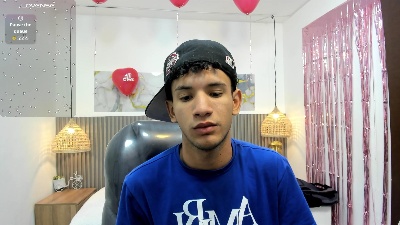 JDWhite18 live cam on Cam4