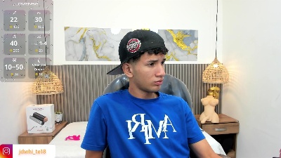 JDWhite18 live cam on Cam4
