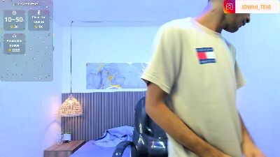 JDWhite18 live cam on Cam4