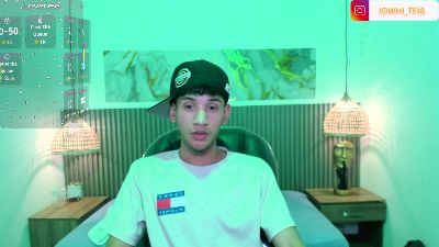 JDWhite18 live cam on Cam4