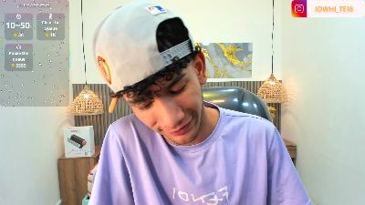 JDWhite18 live cam on Cam4