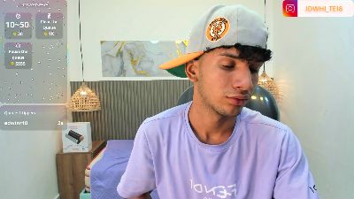 JDWhite18 live cam on Cam4