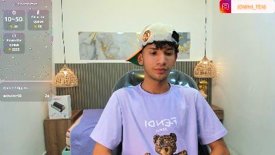 JDWhite18 live cam on Cam4