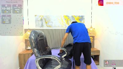JDWhite18 live cam on Cam4