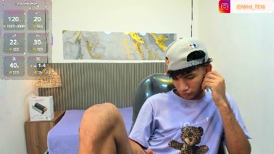 JDWhite18 live cam on Cam4