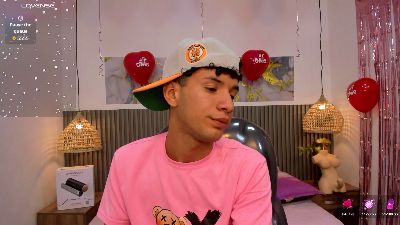 JDWhite18 live cam on Cam4