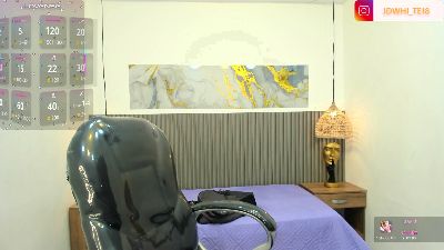 JDWhite18 live cam on Cam4