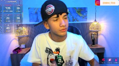JDWhite18 live cam on Cam4