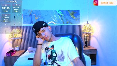 JDWhite18 live cam on Cam4