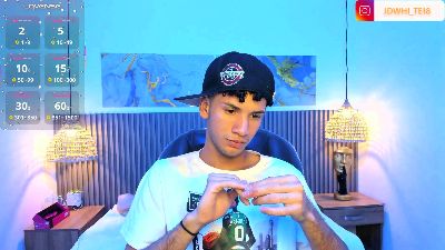 JDWhite18 live cam on Cam4