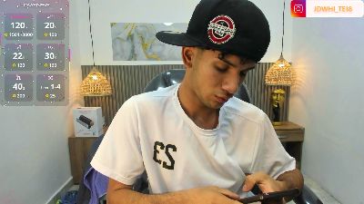 JDWhite18 live cam on Cam4