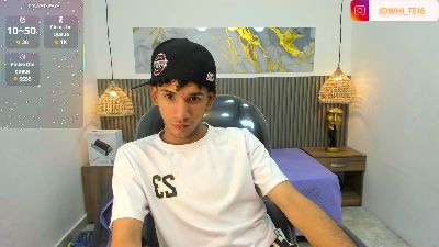 JDWhite18 live cam on Cam4
