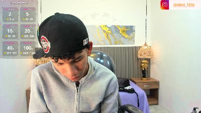 JDWhite18 live cam on Cam4