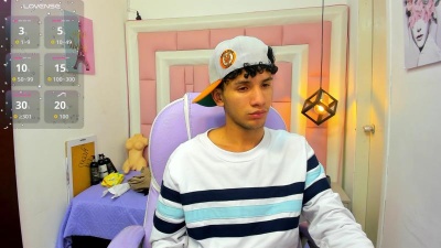 JDWhite18 live cam on Cam4