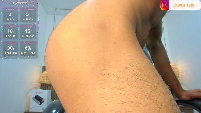 JDWhite18 live cam on Cam4