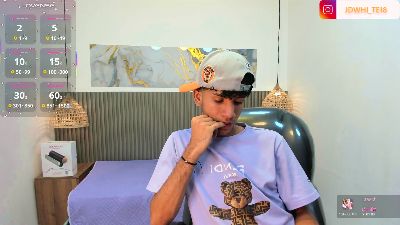 JDWhite18 live cam on Cam4