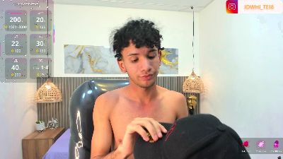 JDWhite18 live cam on Cam4