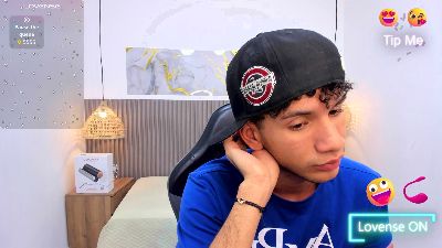 JDWhite18 live cam on Cam4