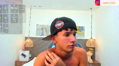 JDWhite18 live cam on Cam4