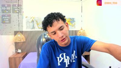 JDWhite18 live cam on Cam4
