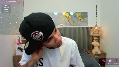 JDWhite18 live cam on Cam4