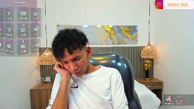 JDWhite18 live cam on Cam4