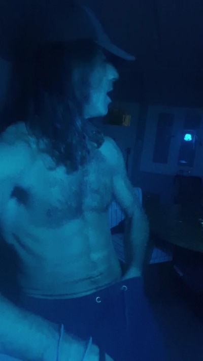 JERO2022 live cam on Cam4